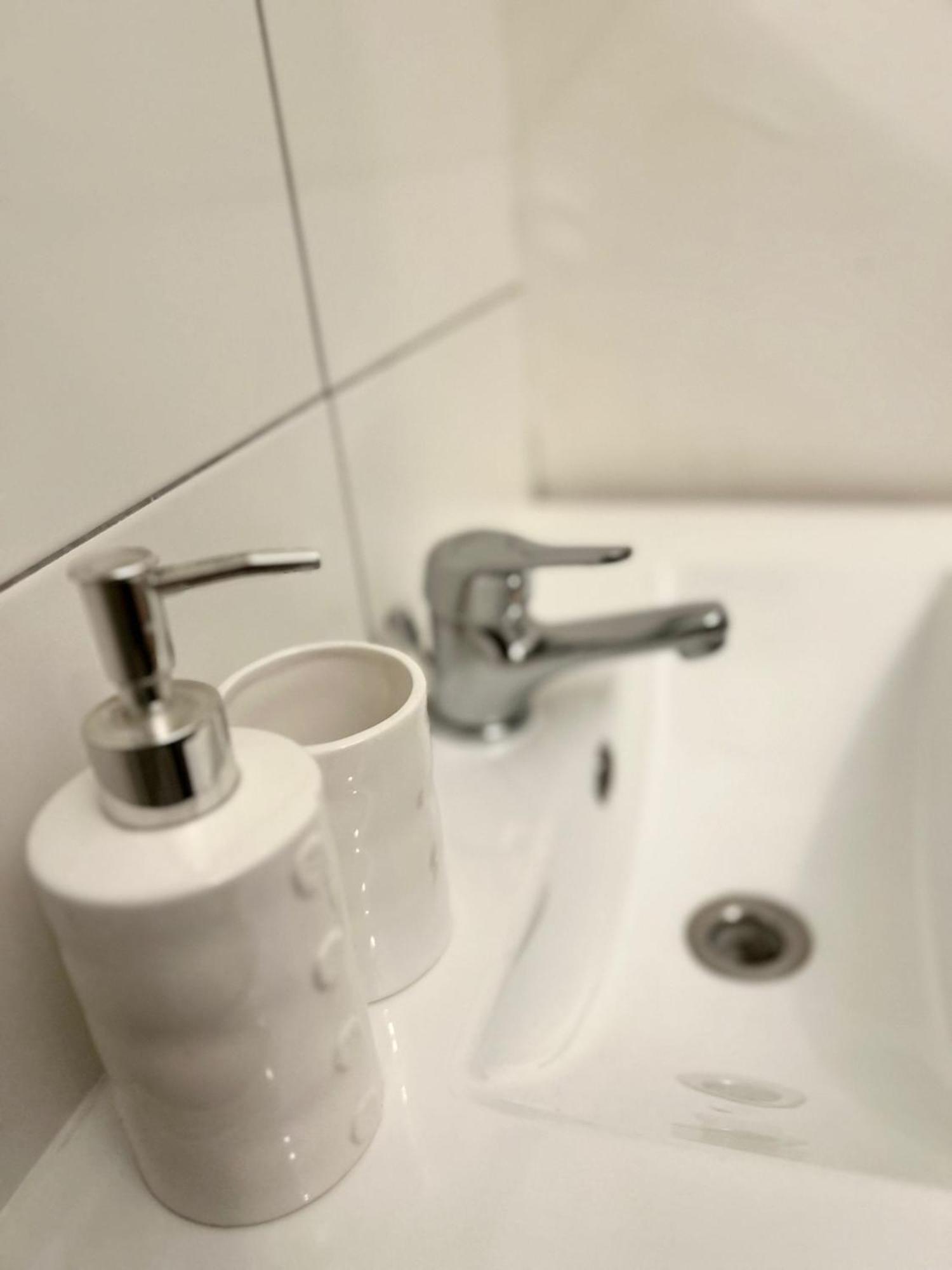 Residence Zar 4 Триест Екстериор снимка